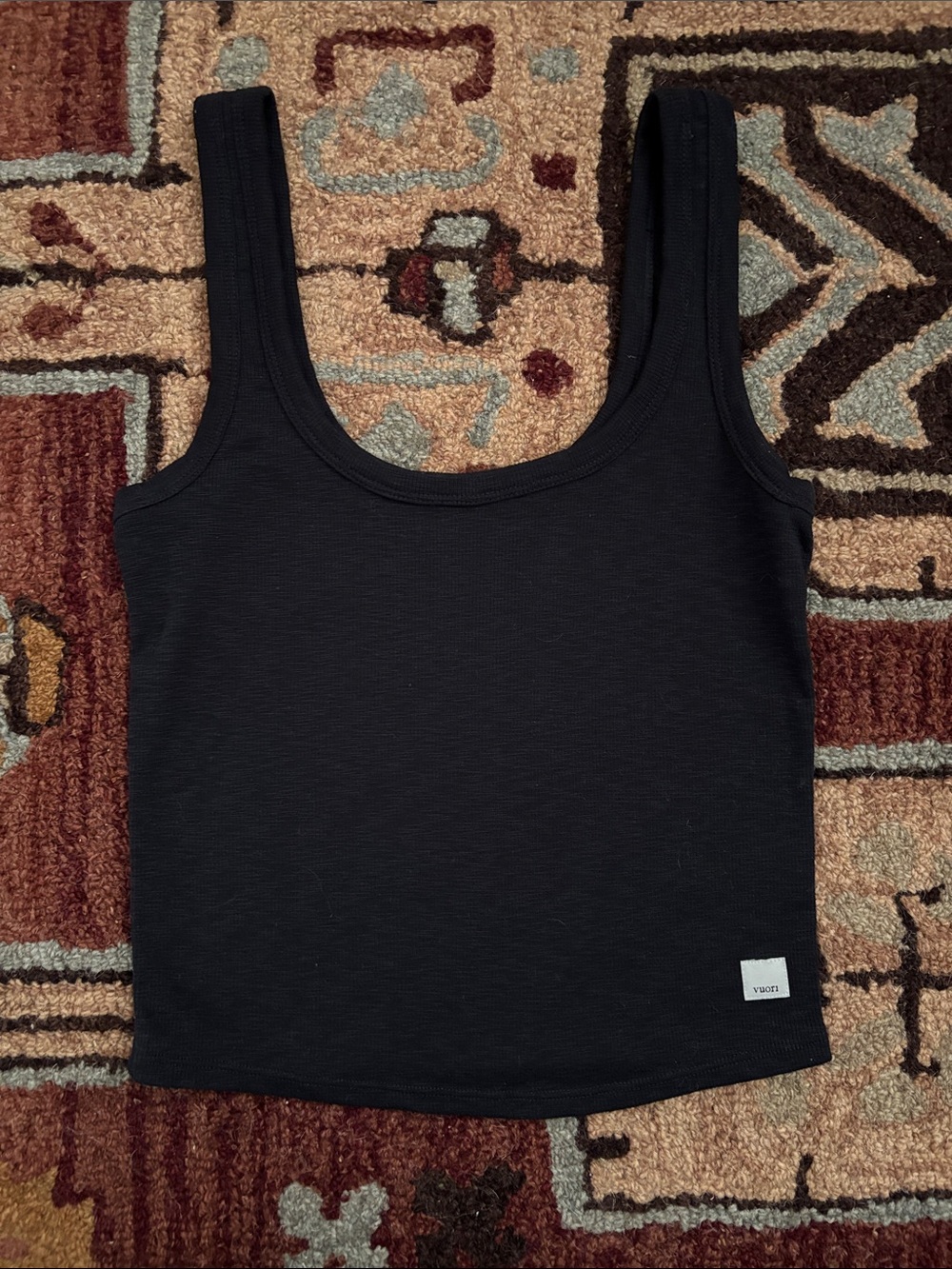 Vuori Black Ribbed Scoop Tank